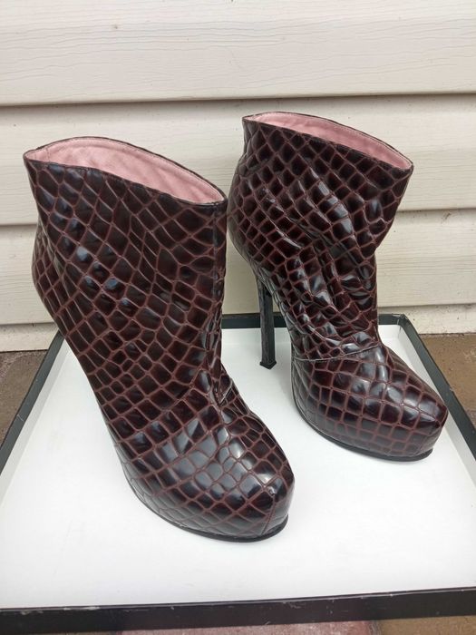 Ботильони YSL 39 р.