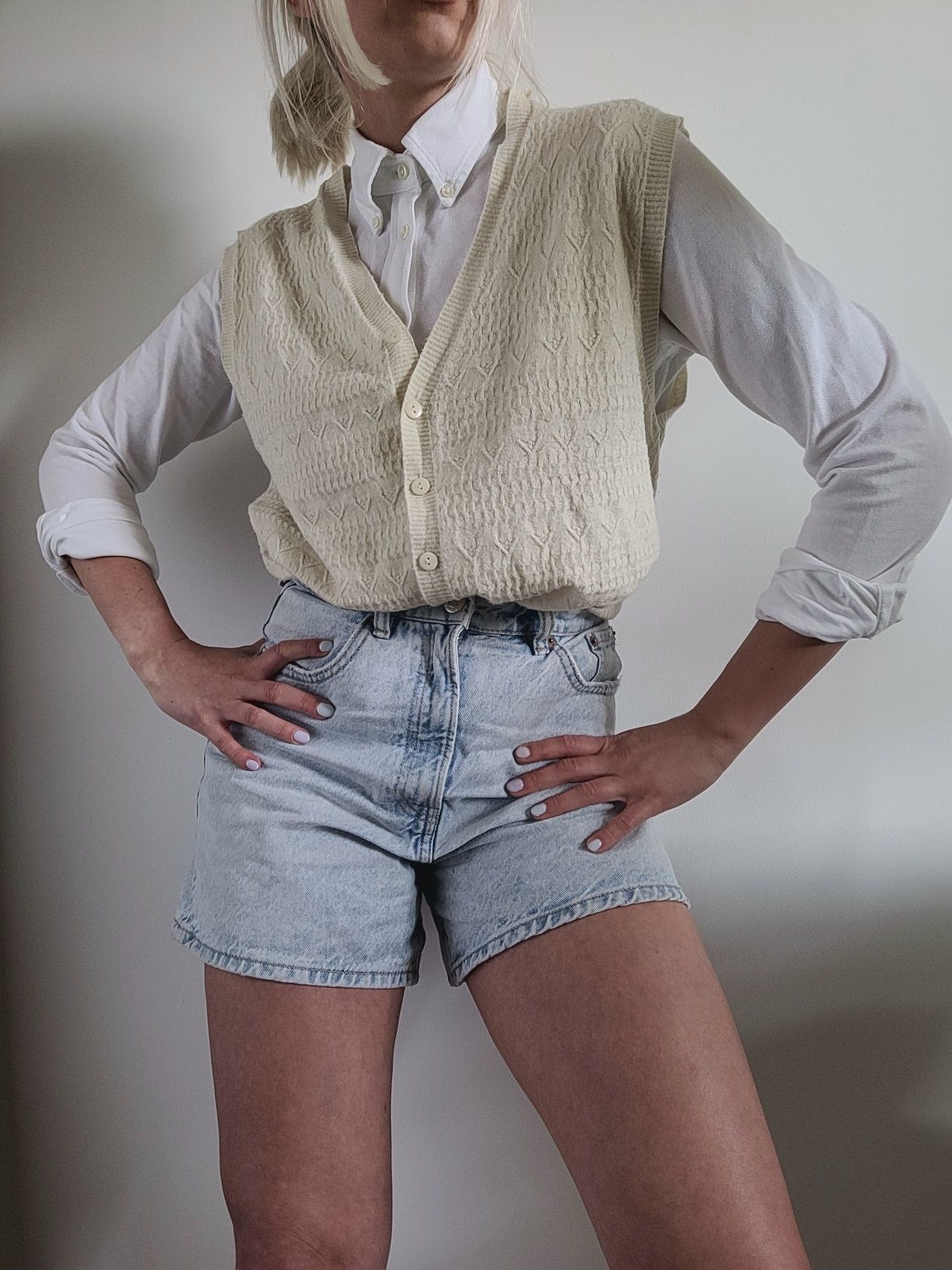 Kremowa kamizelka oversize warkocze vintage