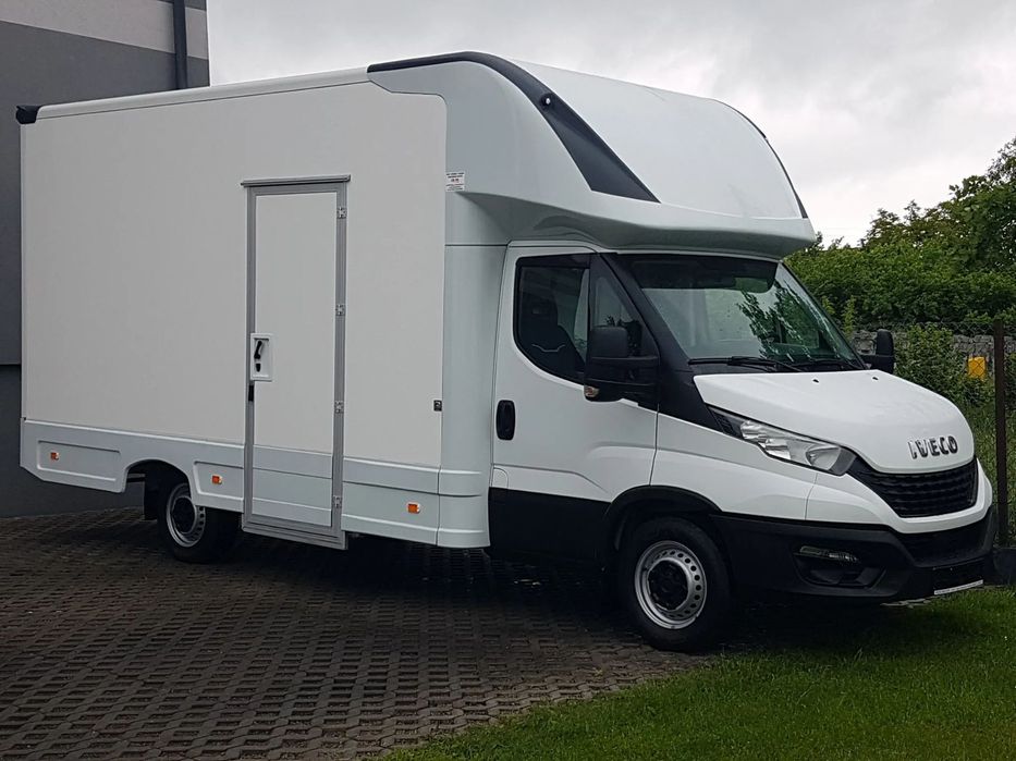 Iveco DAILY KONTENER NISKOPODŁOGOWY 4,43x2,23x2,42 SKLEP FOODTRUCK BAR KLIMA KONIOWÓZ KAMPER  Kontener Niskopodłogowy 4,43x2,23x2,42 Sklep Kamper Foodtruck Bar AC