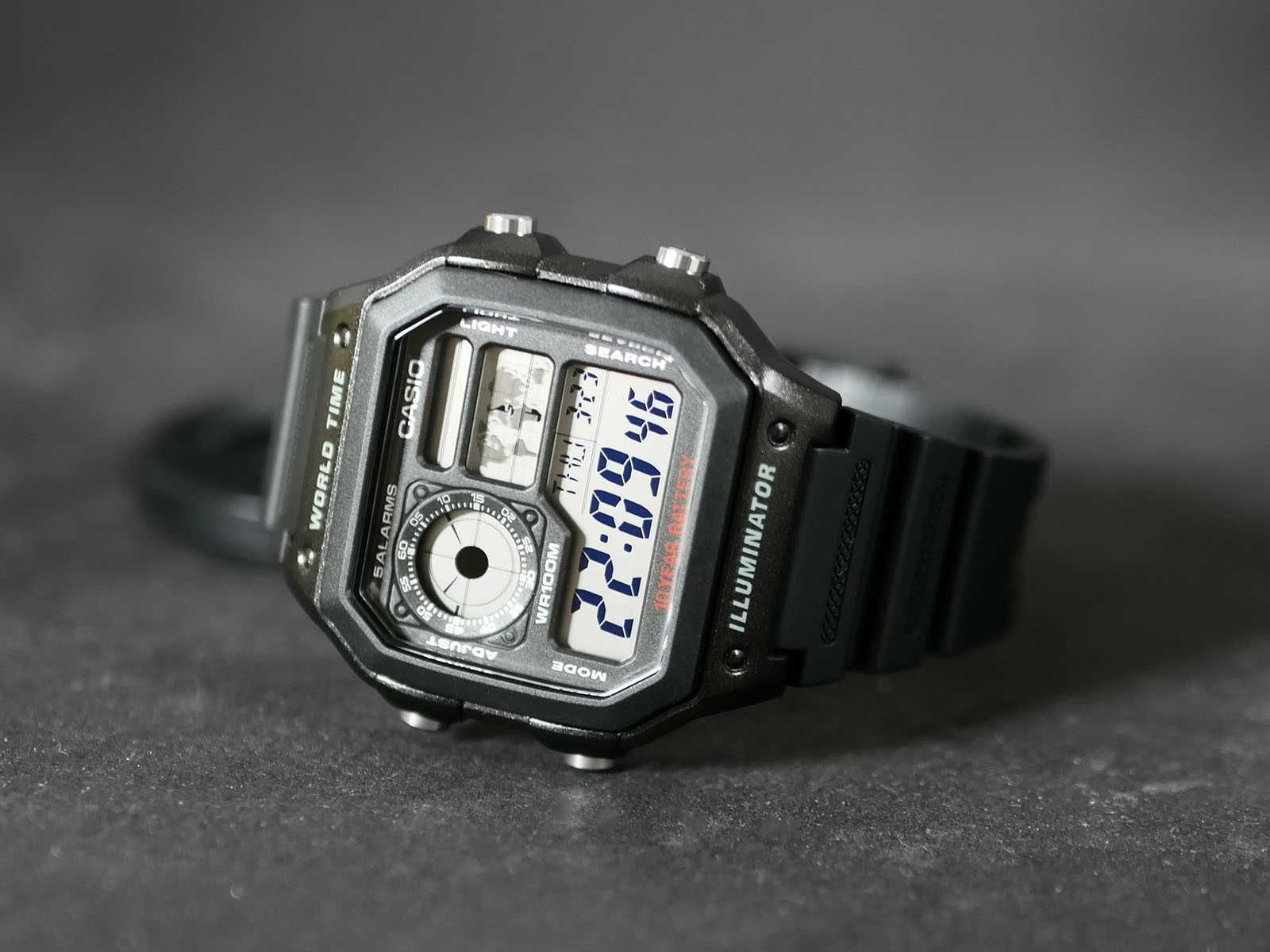 Годинник Casio AE-1200WH-1AV . 10 років батарейка