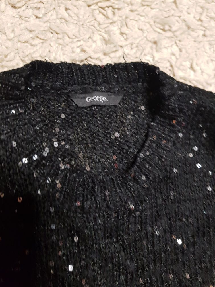 Śliczny sweterek z reniferkiem dla dziewczynki rozmiar 116/122