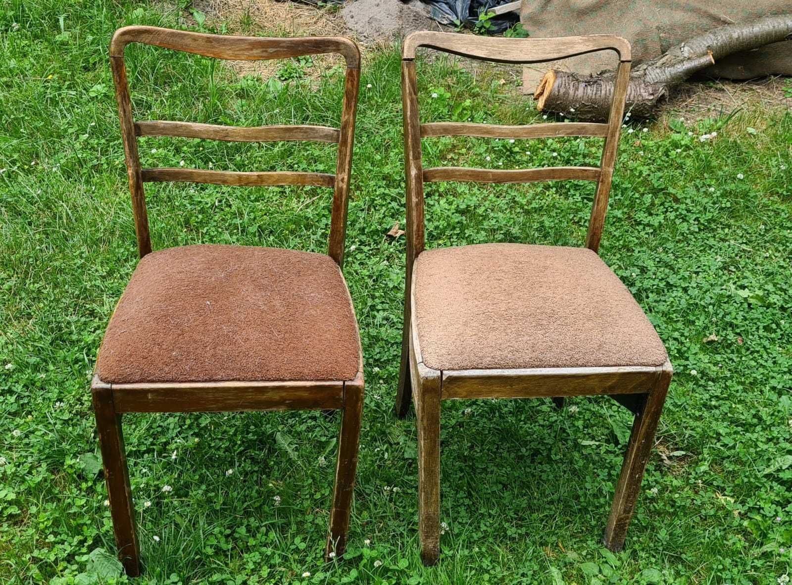 2 stare krzesła drewniane dla amatora do renowacji