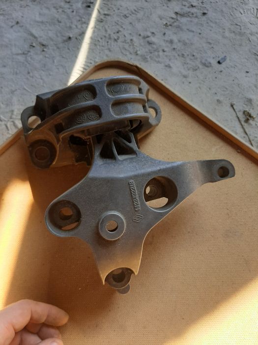 Renault(Original)  Подушка двигуна права 1.5dci на Рено логан універса