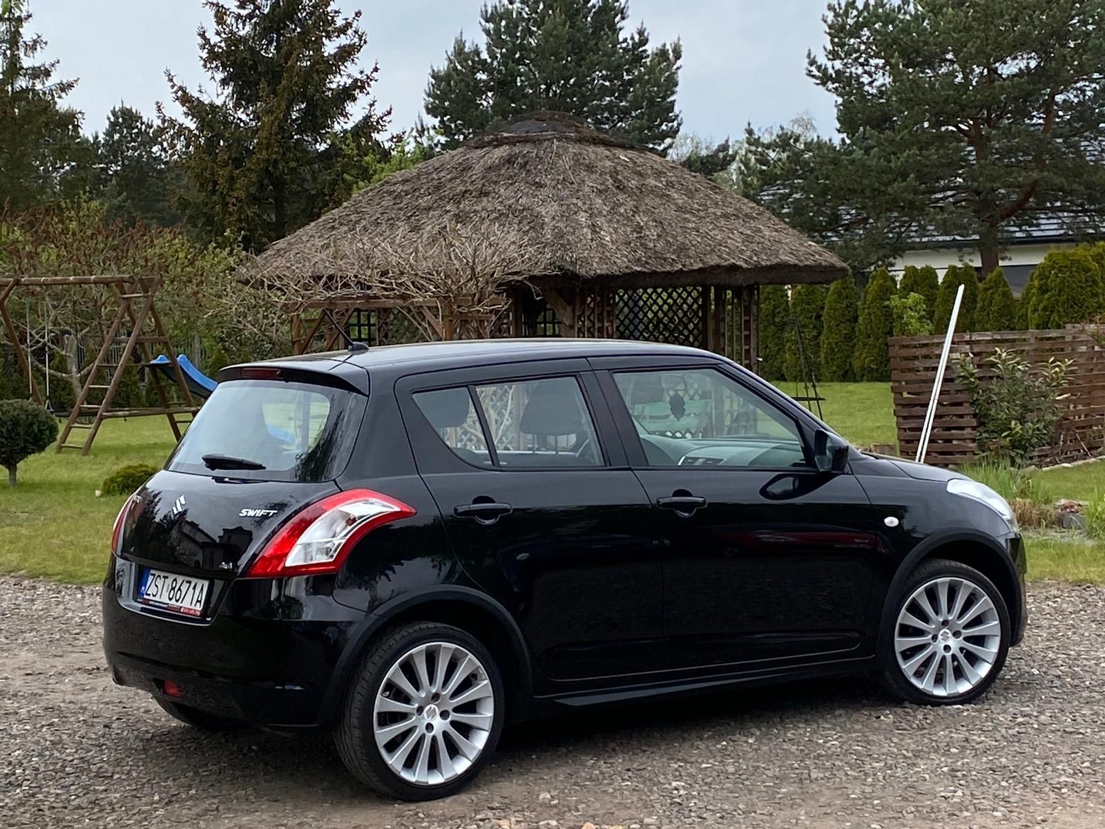 Suzuki Swift z przebiegiem 80.000 km ! 2 komplety. alufelg , napęd 4x4