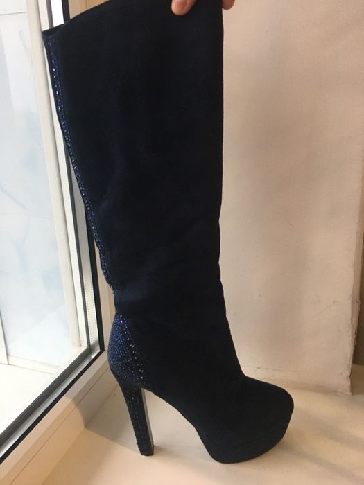 Продам зимові сапоги на каблуку