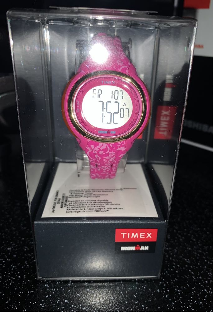 Продам жіночий спортивний годинник Timex W5M03000