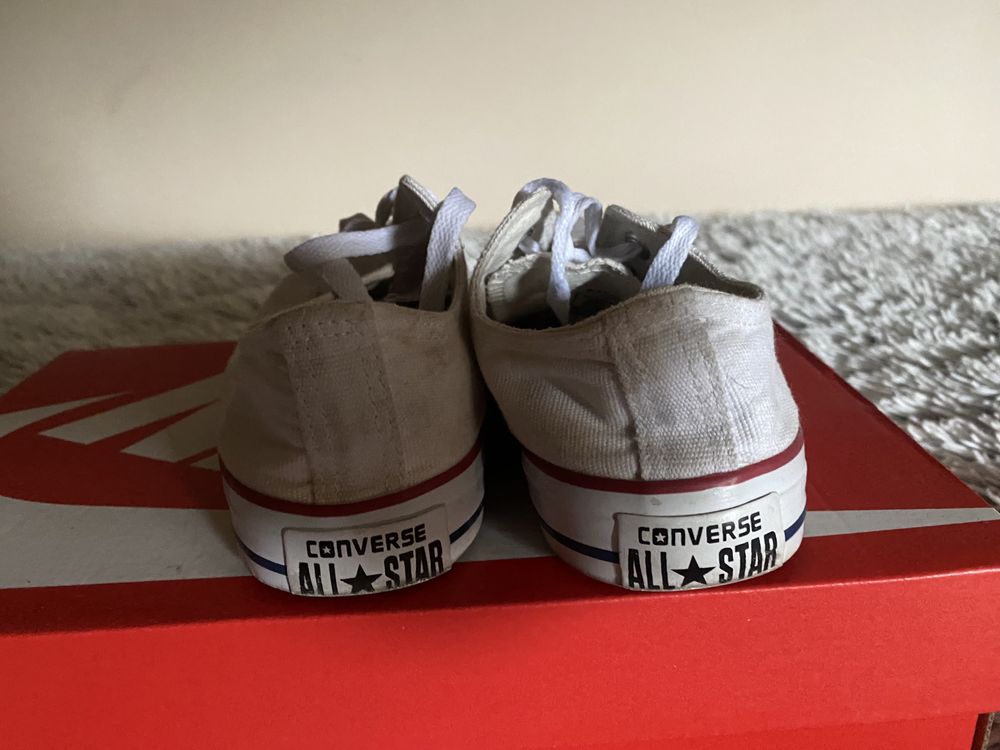 białe buty Converse