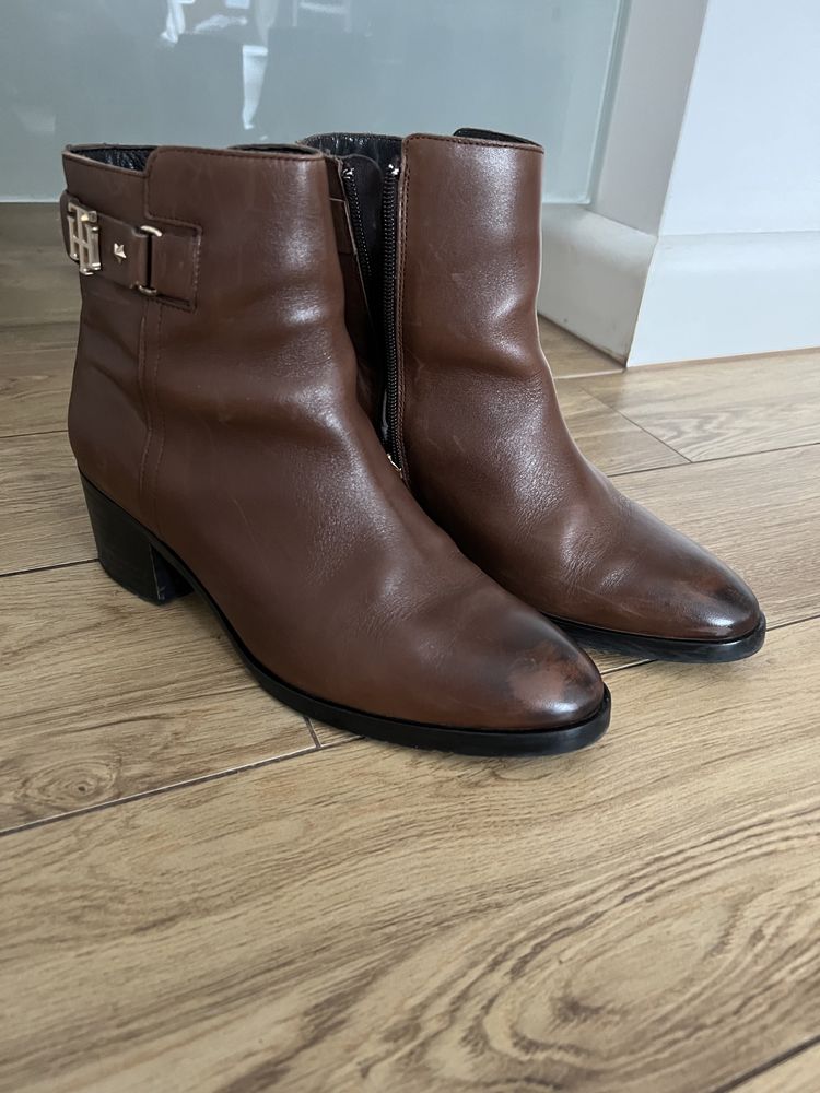 Brązowe skórzane botki Tommy Hilfiger