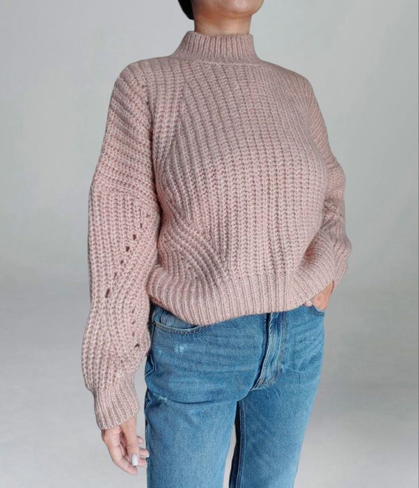 Теплий в'язаний светр