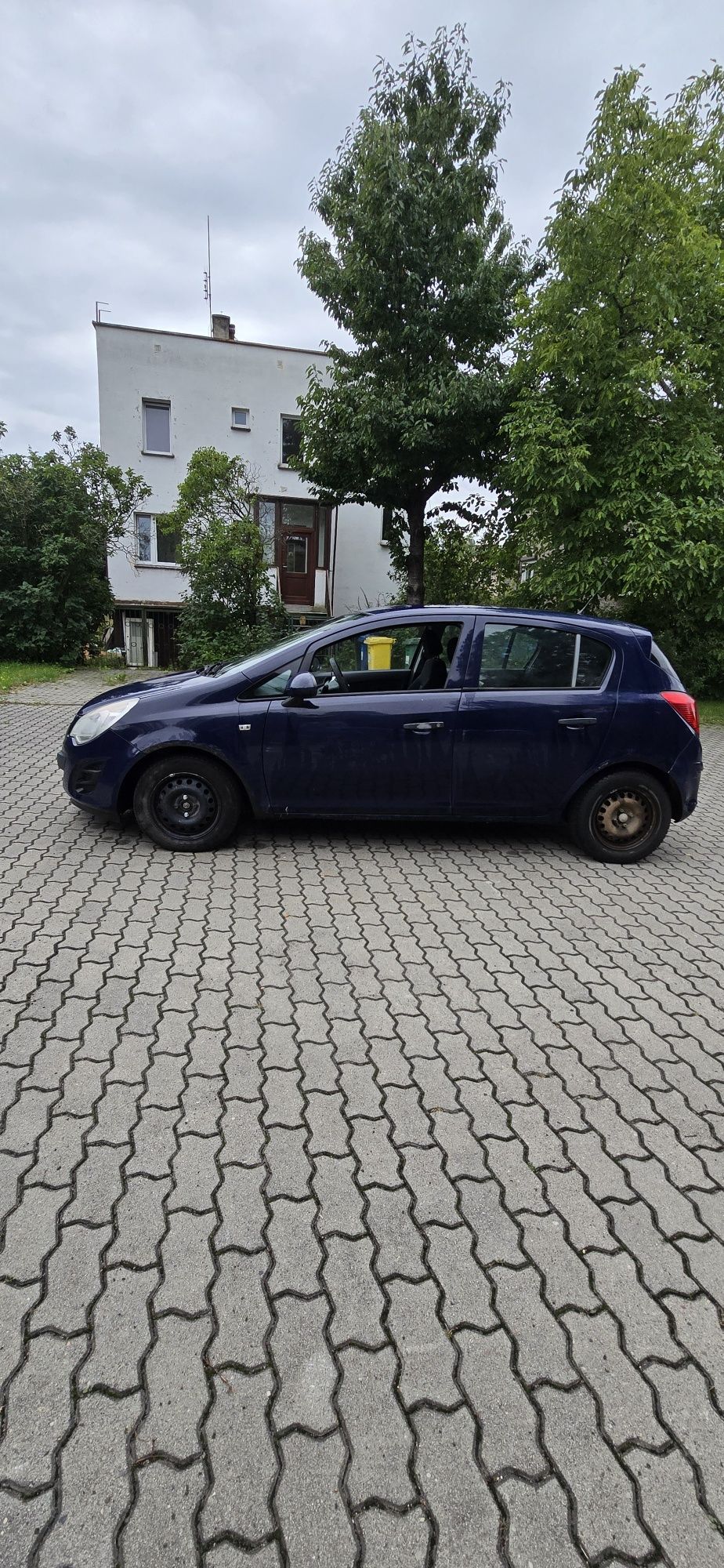 Opel corsa 1.2 benzyna  2012 rok