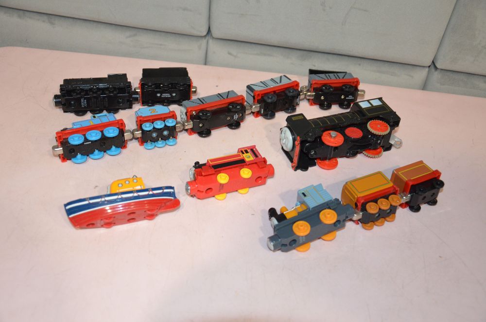 Tomek i przyjaciele duży zestaw pociągi lokomotywy