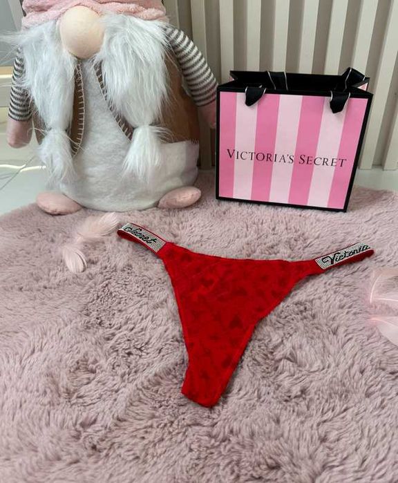 Stringi Victorias Secret M różne kolory