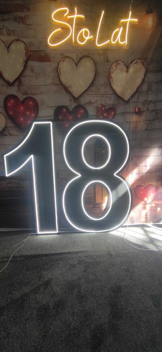 18 cyfra led czarna