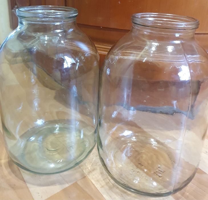 Продаю 3-х   литровые банки