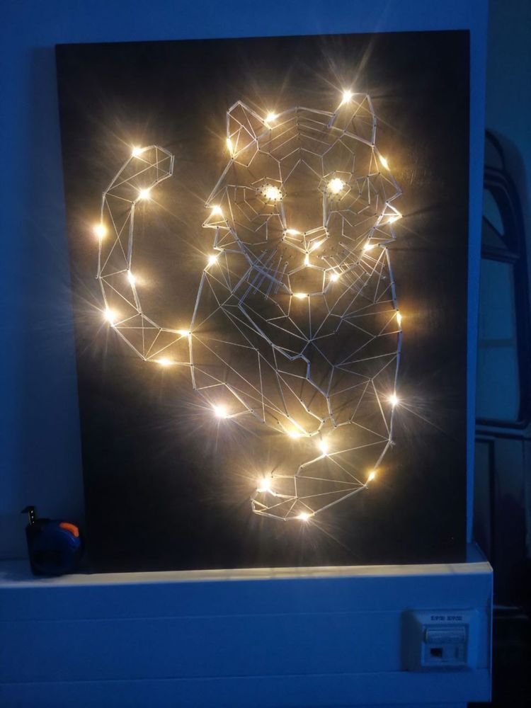 Duzy Obraz (59.5x44,5cm) String art, ze światełkami LED