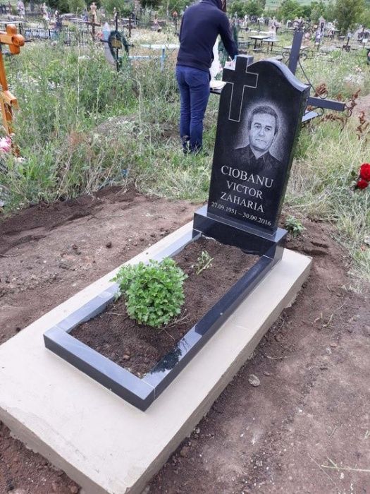 Бюджетные Памятники из гранита от 1800 грн.