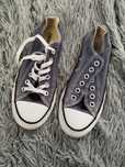 Tenisówki Converse w rozmiarze 37. Brakuje sznurówki