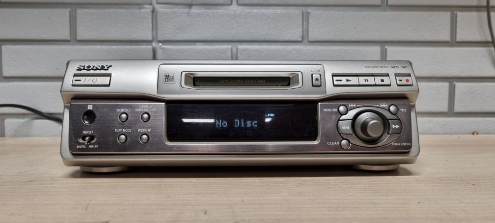 Odtwarzacz nagrywarka minidisc SONY MDS-S40