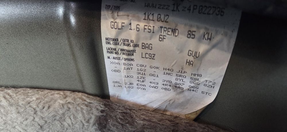 Sprzedam golf 5 1.6 BAG części