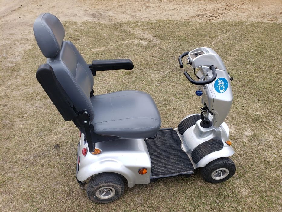 Електричний скутер для інвалідів