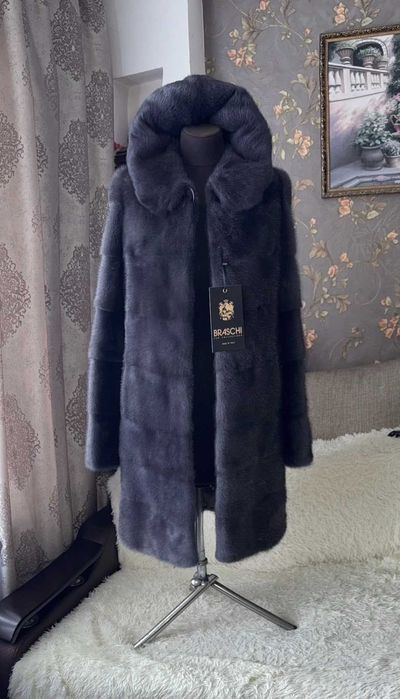 Шуба норкова з капішоном. Нова з біркою. Розмір S