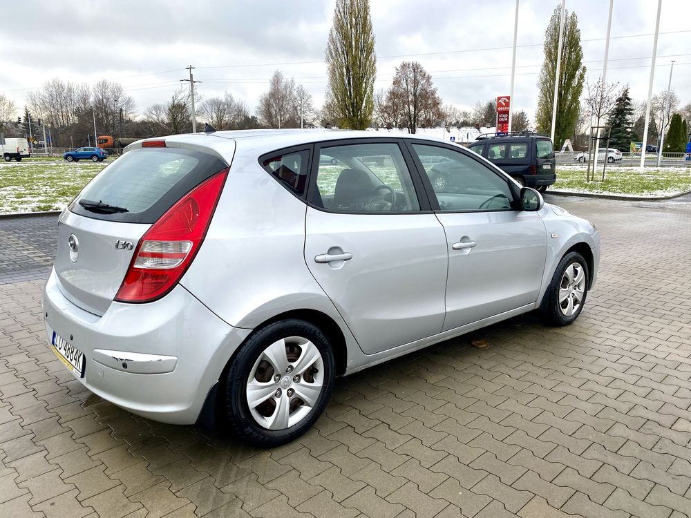 Hyundai I 30 1.4 benzyna 2008 rok.
