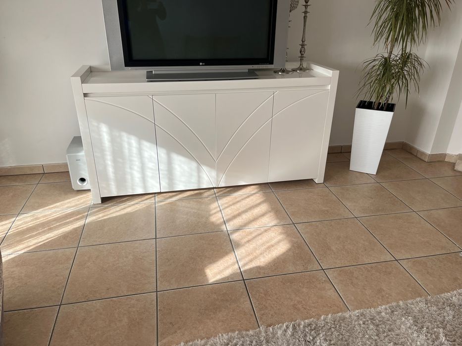 Vende-se mobília de sala de estar e jantar