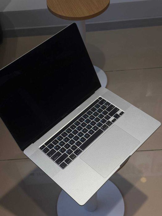 Б/У MacBook Pro 16" 512GB Silver (MVVL2) 2019 i7/16/512 (A)