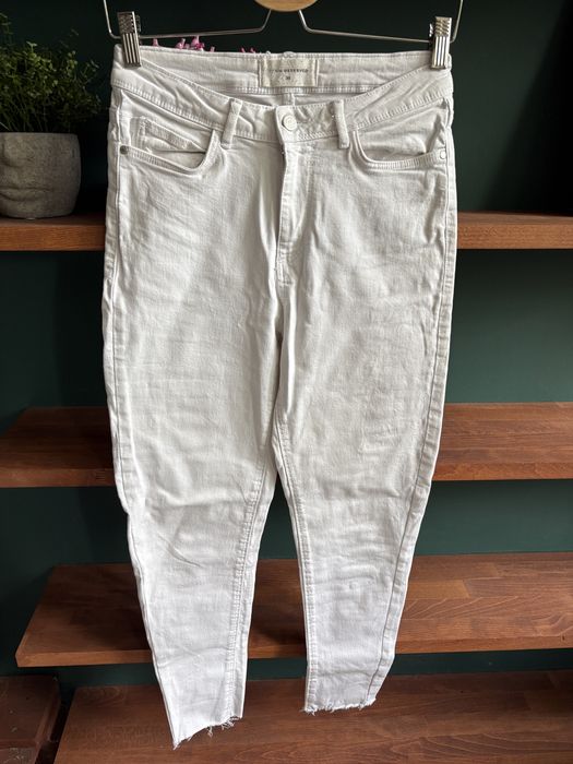 Jeansy białe dżinsy damskie skinny mom jeans Reserved S