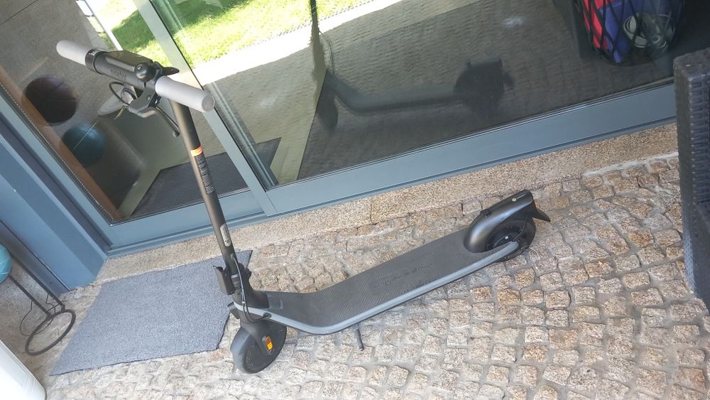 Trotinete Elétrica Segway Ninebot E2