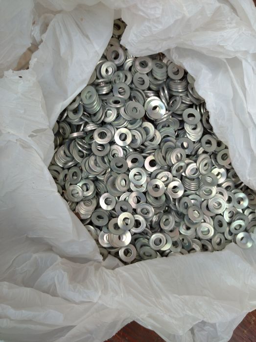 Шайба крепёжная. Внутренний диаметр 6мм. Наружный 14мм. 5 кг.