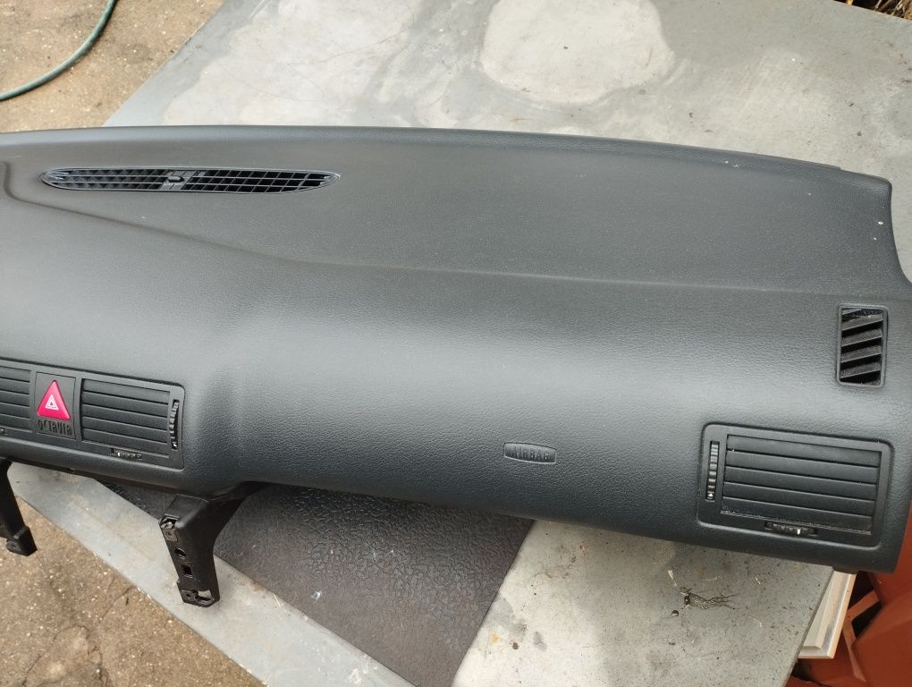 Tablier e quadrante Skoda Octavia 2001 + peças