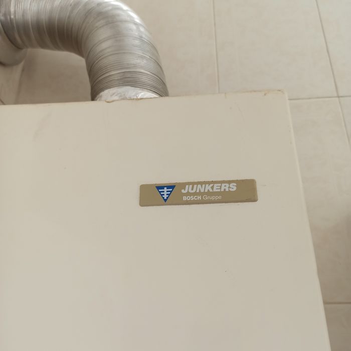 Esquentador Junkers e Frigorífico Kunft