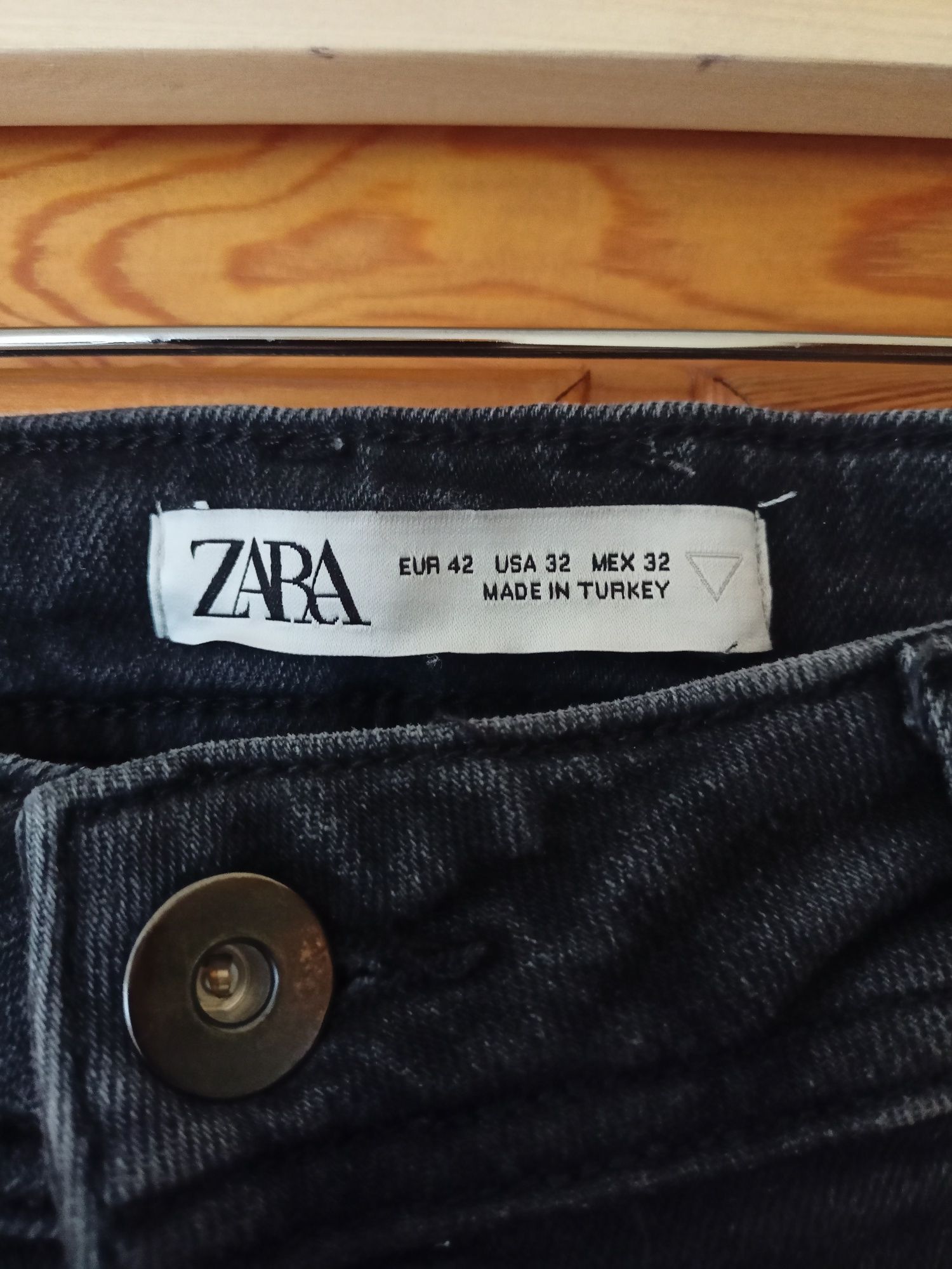 Zara męskie jeansy czarne 42
