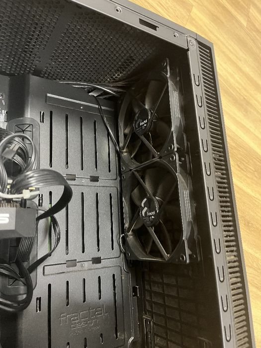 Komputer RTX 2080 Super / Ryzen 5 5600X / 32GB / SSD 2TB  cichy zestaw