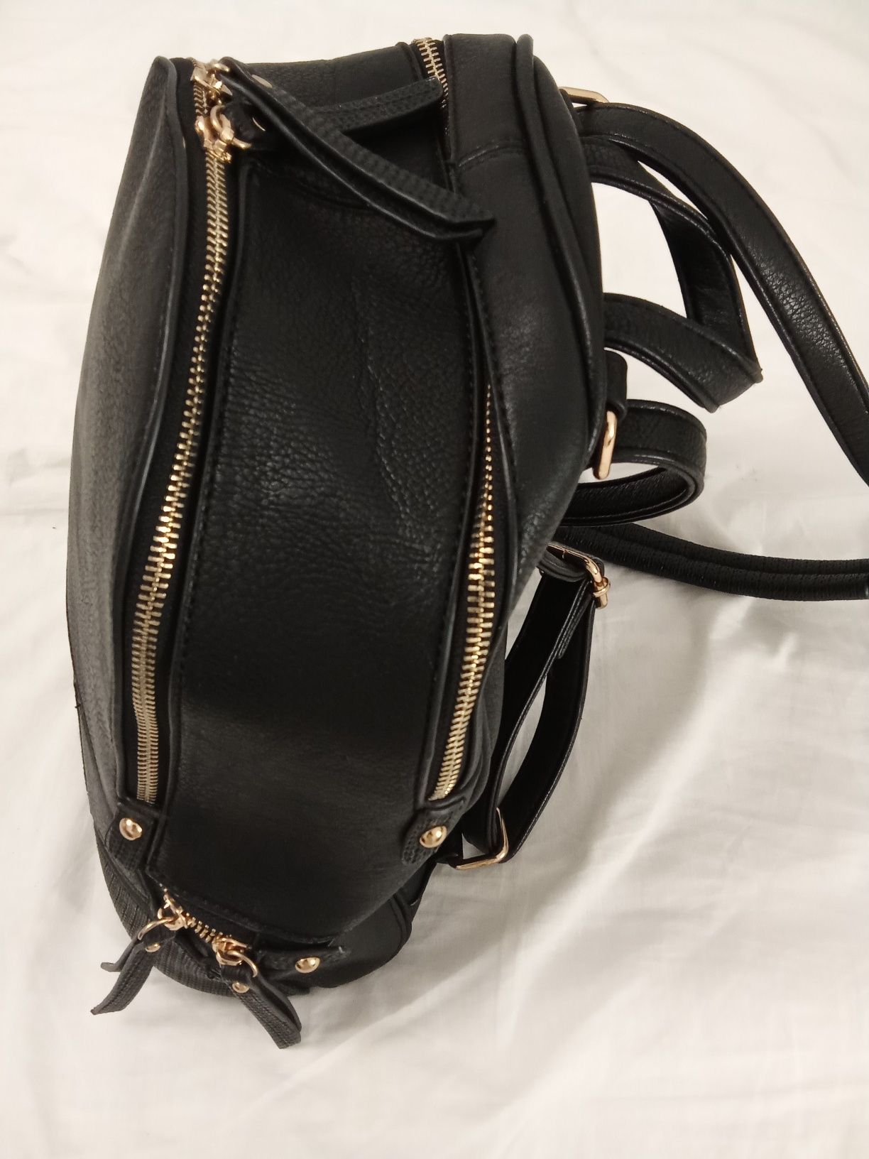 Mochila de pele preta