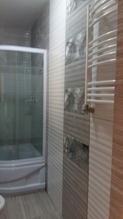Подобова кв. 2 окремі кімнати в центрі