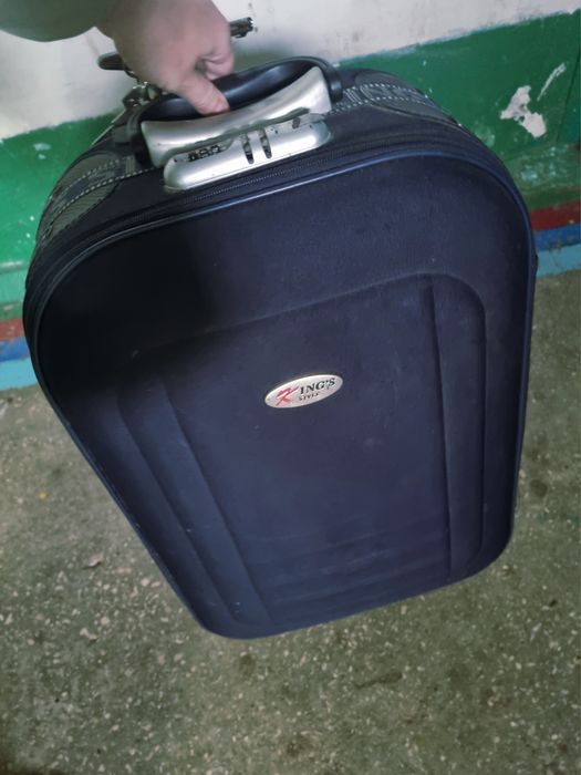 Валіза стан добрий,фірмова ,зручна