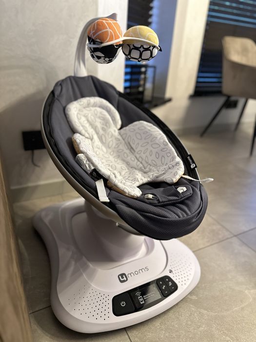 качелька, гойдалка,заколисуючий центр 4Moms, mamaRoo 4.0