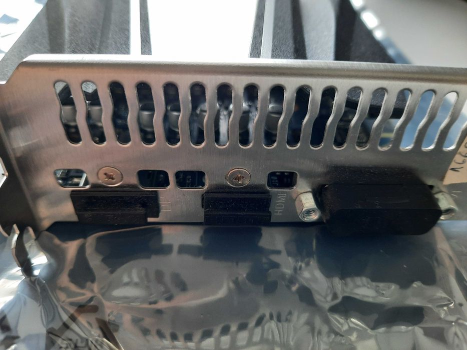Placas de vídeo ASUS GEFORCE GTX 1660 Super (6Gb GDDr6)