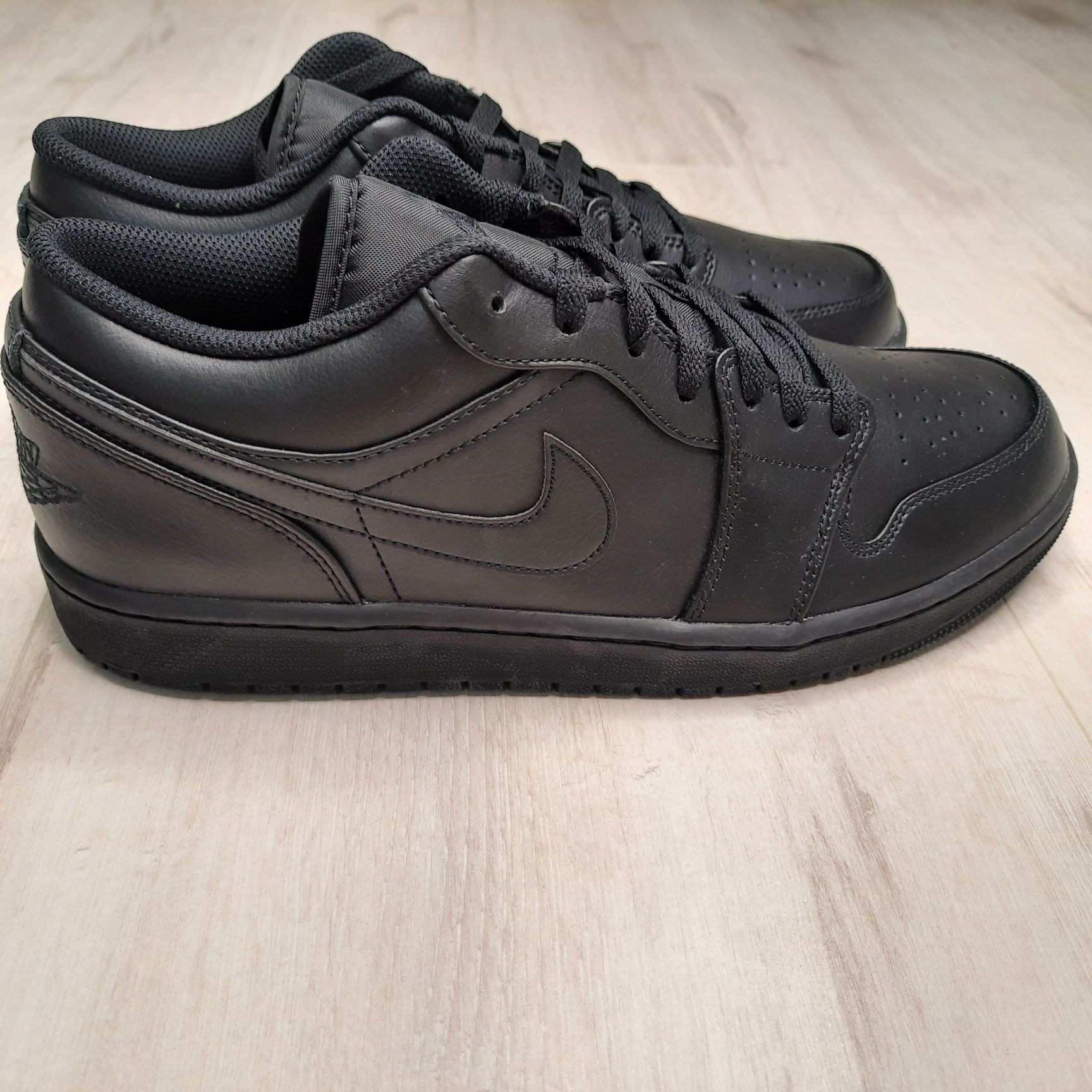 Кросівки Air Jordan 1 Low Black 553558-093