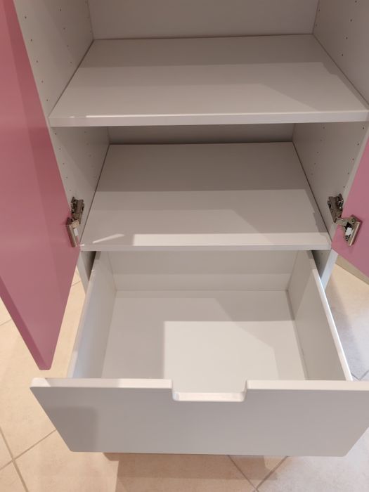 Móvel IKEA STUVA rosa e branco