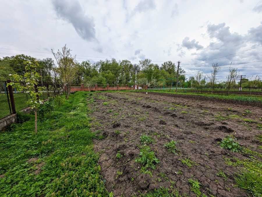 Продаж будинку в с. Добрівляни