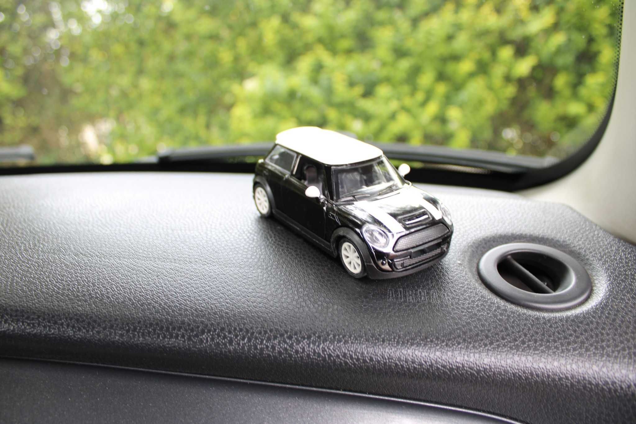 Mini One 1.4D (toyota)