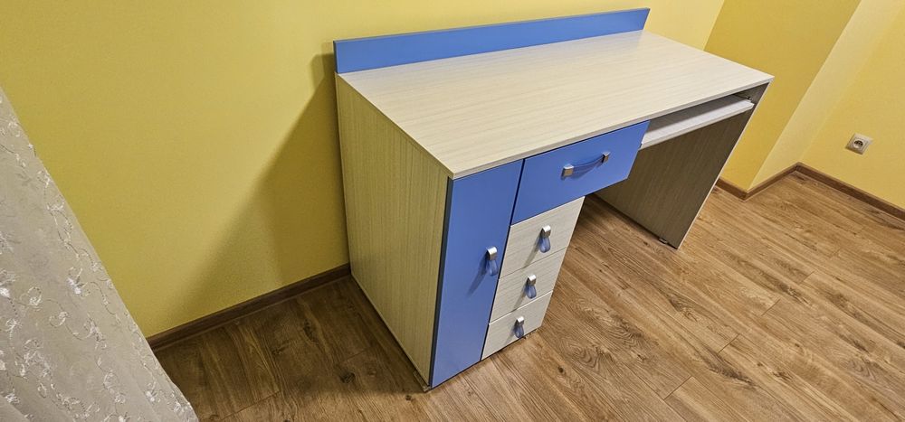 Biurko młodzieżowe 1300x550
