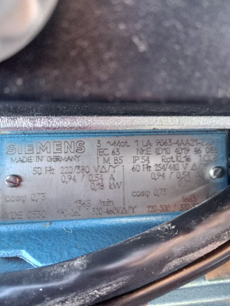 Mechanizm bramy sklepowej segmentowej