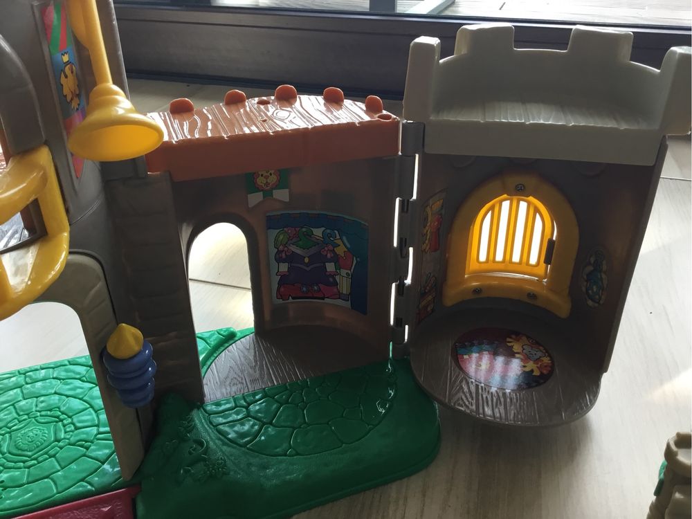 Zamek Fisher Price Little People