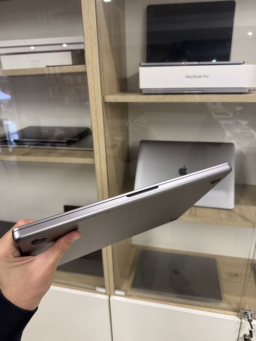 Ідеальний 16ʼ MacBook Pro 2021 M1PRO/16GB/512GB (Батарея: 100%)