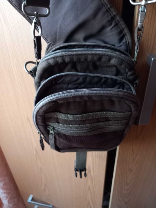 Bolsa marca "BERG" Khaki - Atiracolo - Excelente estado