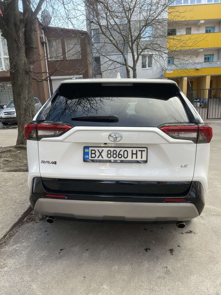 Toyota RAV4 LE 2021р.